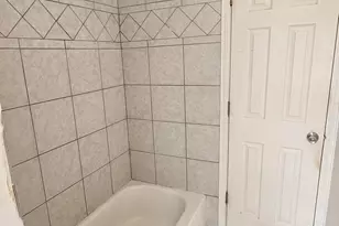 18570 W Pamela Pl, Gurnee, IL 60031 - Photo 10