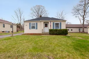 1061 Houston Ave, Elgin, IL 60120 - Photo 2