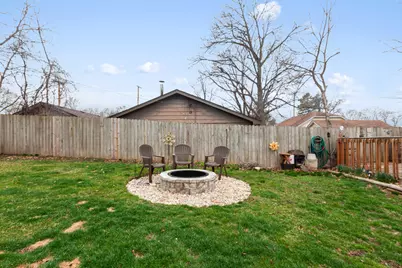 1061 Houston Avenue, Elgin, IL 60120 - Photo 18