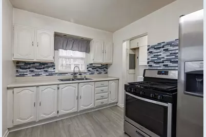 1061 Houston Avenue, Elgin, IL 60120 - Photo 8