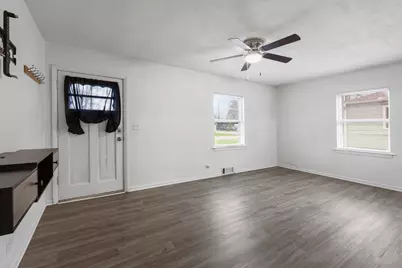 1061 Houston Avenue, Elgin, IL 60120 - Photo 6