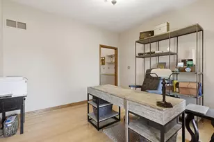 8304 Queen Victoria Ln, Tinley Park, IL 60477 - Photo 16