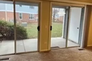 1403 Plum Ct, Mount Prospect, IL 60056 - Photo 2