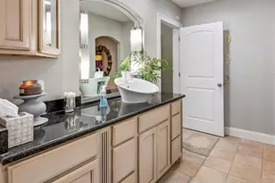 240 S McHenry Ave, Crystal Lake, IL 60014 - Photo 22