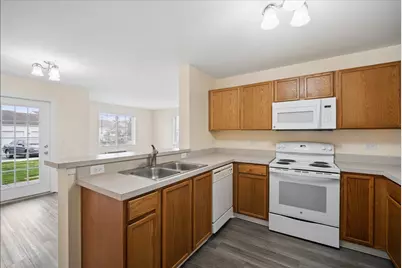 101 Silverstone Drive #101, Carpentersville, IL 60110 - Photo 6