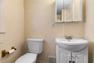 2922 Collins St, Rockford, IL 61109 - Photo 12