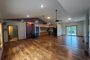 18760 Hillside Rd, Morrison, IL 61270 - Photo 8