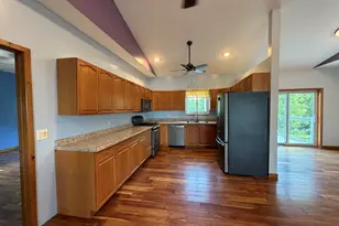 18760 Hillside Rd, Morrison, IL 61270 - Photo 10