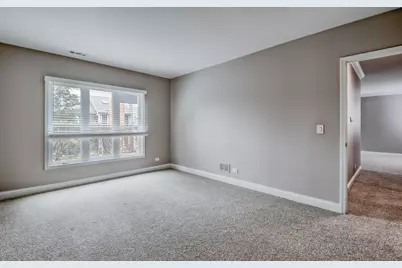 724 Ascot Court, Libertyville, IL 60048 - Photo 12