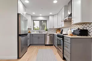 1029 Elmwood Ave, Deerfield, IL 60015 - Photo 4