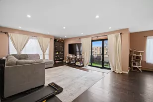 1926 Prairie Square, Schaumburg, IL 60173 - Photo 8