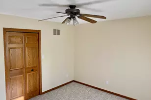 1221 S Fox Run Dr, Seneca, IL 61360 - Photo 30