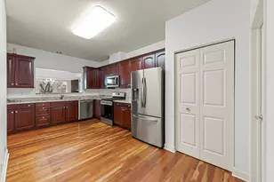 17 Mashie Ct, Woodridge, IL 60517 - Photo 6