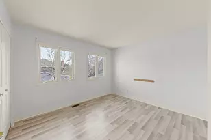 17 Mashie Ct, Woodridge, IL 60517 - Photo 32