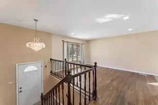 643 Armitage Ave, Glendale Heights, IL 60139 - Photo 4