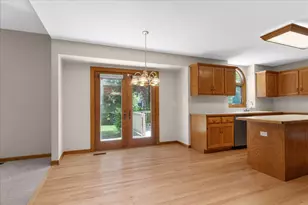 1516 Grommon Rd, Naperville, IL 60564 - Photo 8