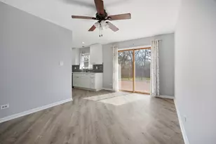 1241 Aspen Ln, Elk Grove Village, IL 60007 - Photo 6