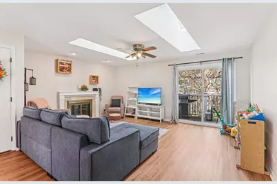 974 Westchester Circle, Schaumburg, IL 60193 - Photo 2