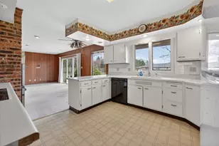 103 Stoney Creek Rd, Dekalb, IL 60115 - Photo 2