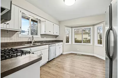 5219 Laramie Court, Oak Forest, IL 60452 - Photo 8