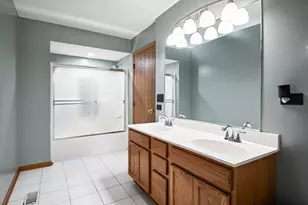 16017 W Iroquois Dr, Lockport, IL 60441 - Photo 16