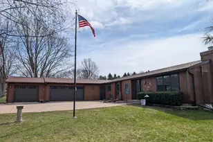 2155 Oriole Dr, Freeport, IL 61032 - Photo 1