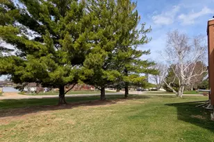 2155 Oriole Dr, Freeport, IL 61032 - Photo 26