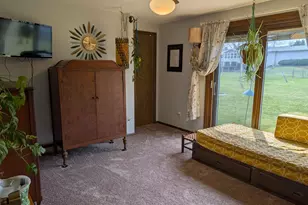 2155 Oriole Dr, Freeport, IL 61032 - Photo 8