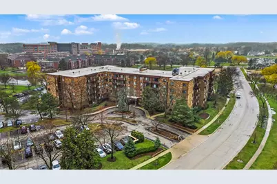 700 Wellington Avenue #504, Elk Grove Village, IL 60007 - Photo 4