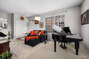 430 Commons Cir, Clarendon Hills, IL 60514 - Photo 4