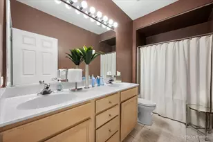 430 Commons Cir, Clarendon Hills, IL 60514 - Photo 12