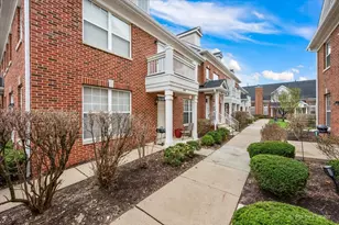 430 Commons Cir, Clarendon Hills, IL 60514 - Photo 18