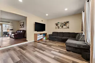 90 Alpine Ln, Crete, IL 60417 - Photo 6