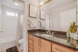 1526 Almaden Ln, Gurnee, IL 60031 - Photo 24