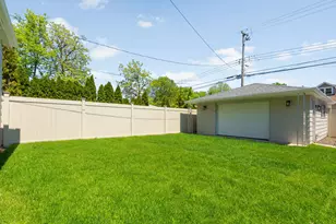 5747 N Melvina Ave, Chicago, IL 60646 - Photo 18