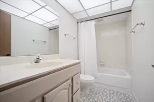 475 Plum Creek Dr, Wheeling, IL 60090 - Photo 8