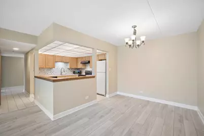 475 Plum Creek Drive #206, Wheeling, IL 60090 - Photo 2