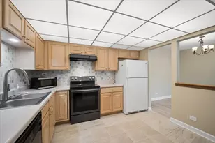 475 Plum Creek Dr, Wheeling, IL 60090 - Photo 4