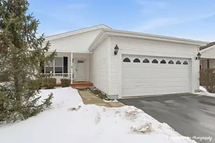 54 Rocking Horse Ln, Grayslake, IL 60030 - Photo 2