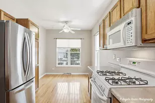 54 Rocking Horse Ln, Grayslake, IL 60030 - Photo 10