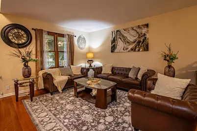 1201 Pinetree Lane, Bartlett, IL 60103 - Photo 10