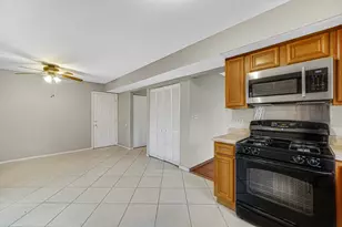 593 Iroquois Trail, Carol Stream, IL 60188 - Photo 8