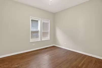 8132 S Paxton Avenue, Chicago, IL 60617 - Photo 8