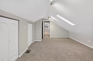 8132 S Paxton Ave, Chicago, IL 60617 - Photo 18