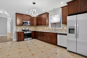 8132 S Paxton Ave, Chicago, IL 60617 - Photo 12