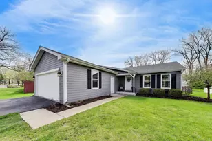 1931 Moore Ave, Saint Charles, IL 60174 - Photo 2