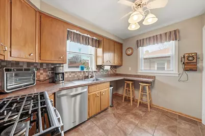 912 Hull Avenue, Westchester, IL 60154 - Photo 8