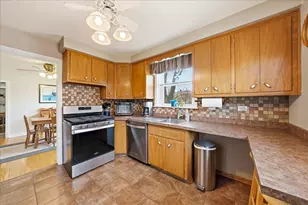 912 Hull Ave, Westchester, IL 60154 - Photo 10