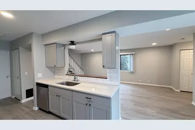 721 Sunfish Point, Schaumburg, IL 60194 - Photo 4