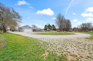 9119 Riley Rd, Marengo, IL 60152 - Photo 38